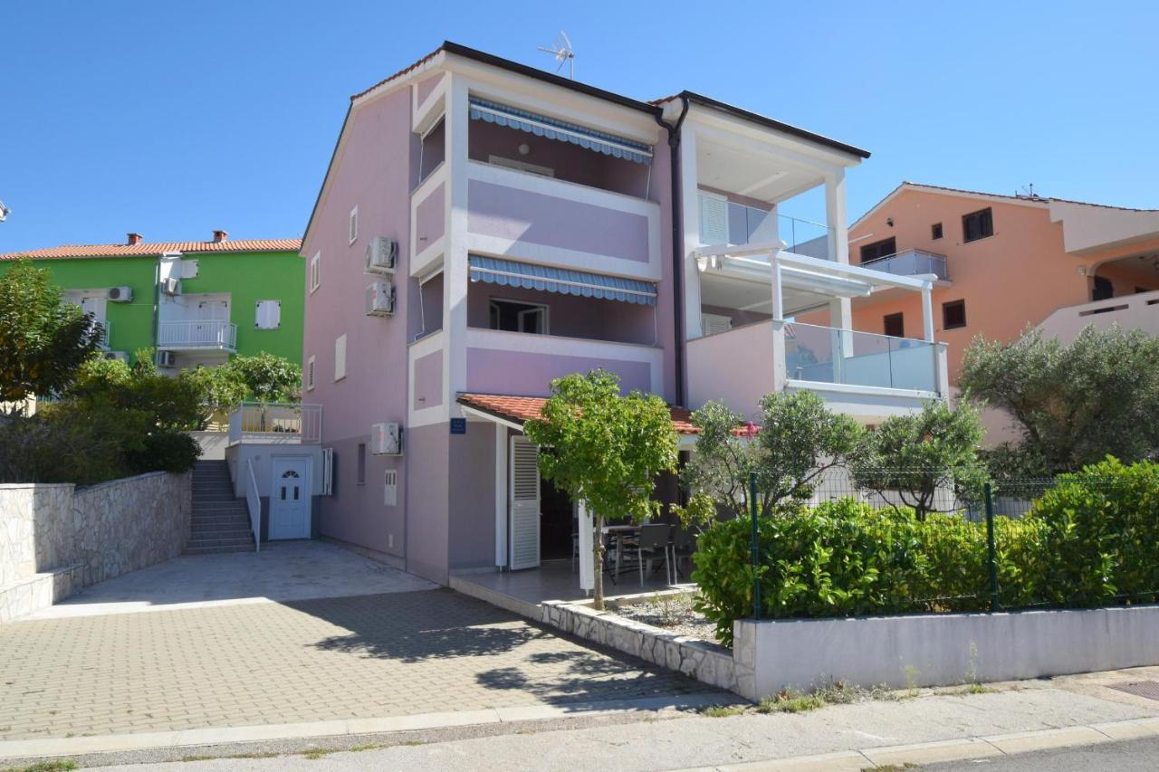 Apartments Marjolovic นยีวีเซ ภายนอก รูปภาพ